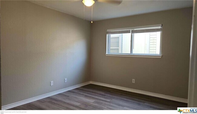 Building Photo - 1310 Goodhue Dr