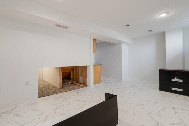 Building Photo - 6117 Wynford Dr