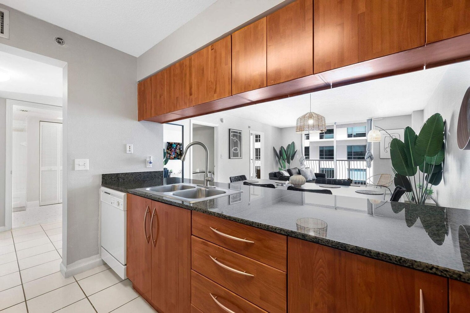 Building Photo - 1200 Brickell Bay Dr