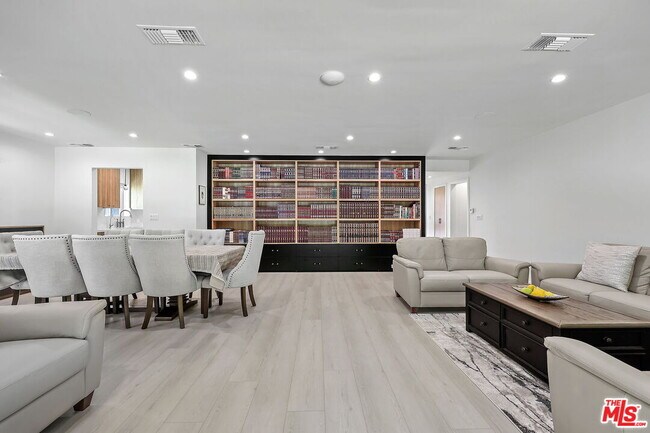 Building Photo - 12849 Tiara St