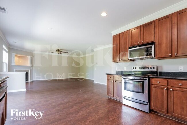 Building Photo - 619 English Oak Cir