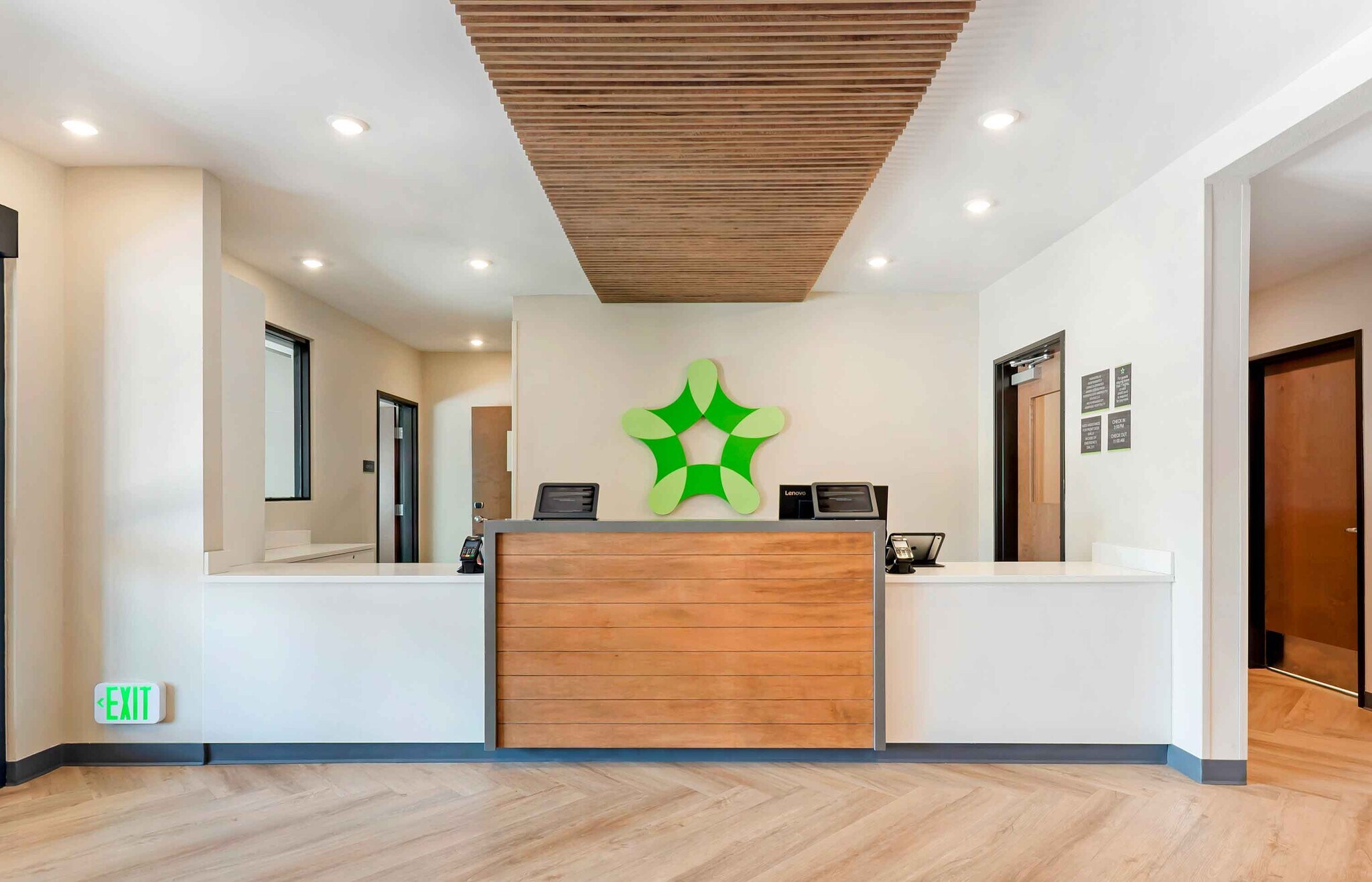 Building Photo - Furnished Studio-Kyle