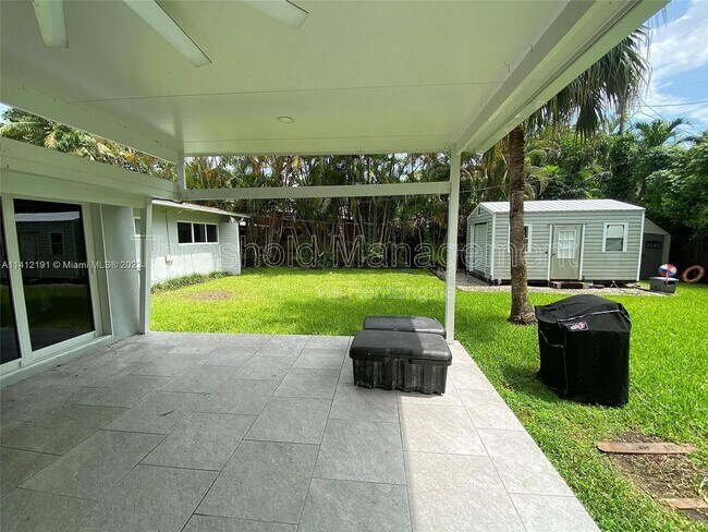 Building Photo - 6910 SW 64th Ave