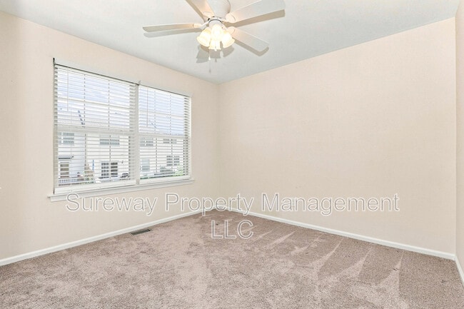 Building Photo - 1 Periwinkle Ln