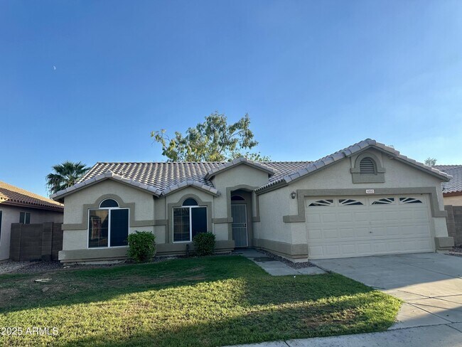 Primary Photo - 4833 W Taro Dr