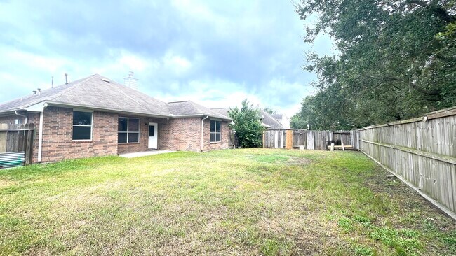 Building Photo - 12914 Pinehall Ln