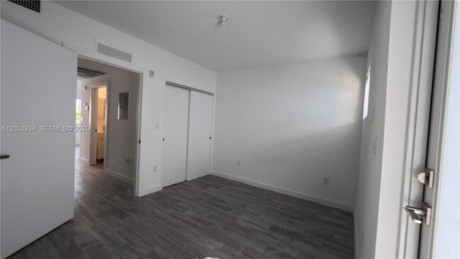 Building Photo - 1035 Euclid Ave