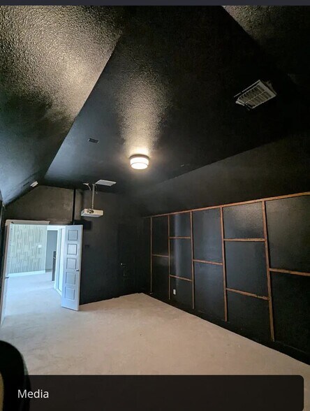 Building Photo - 749 Pentonville Ln