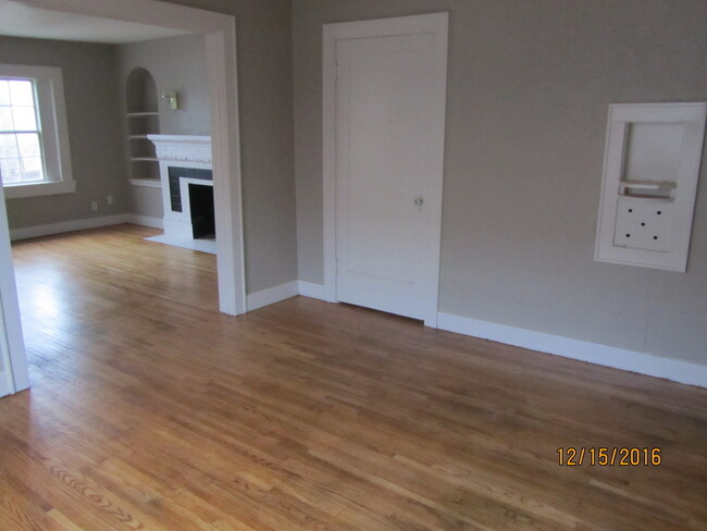 Building Photo - Nice Duplex for Rent close to Midtown - Pl...