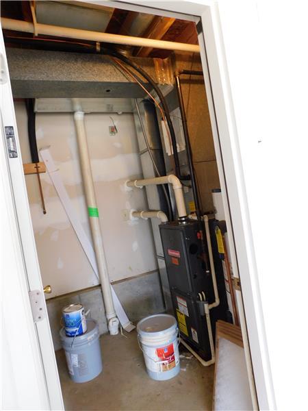 Building Photo - 1206 Carthage Dr