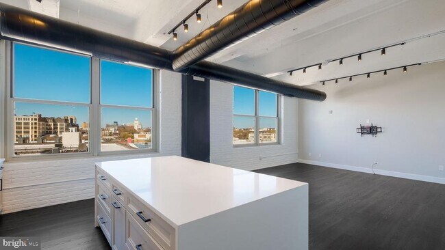 Building Photo - 444 N 4th St