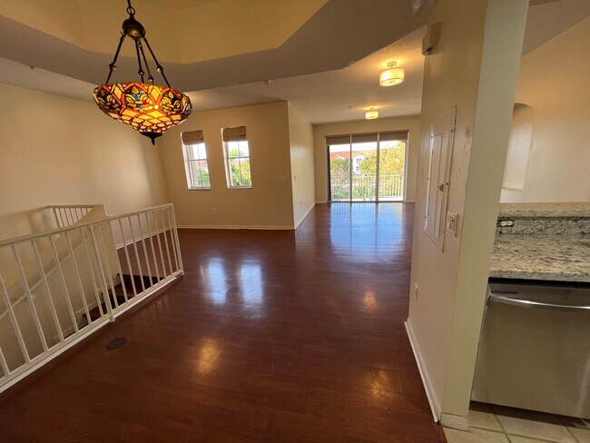 Spacious & relaxing - 6360 NW 114th Ave