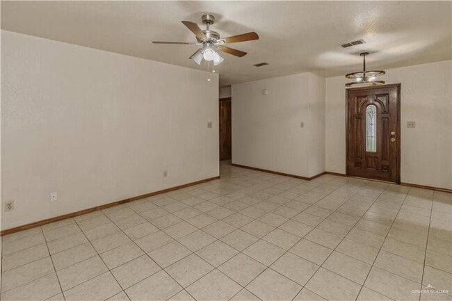 Building Photo - 17 Jessica Jane Ave