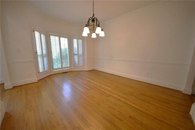Building Photo - 135 Brightmore Way