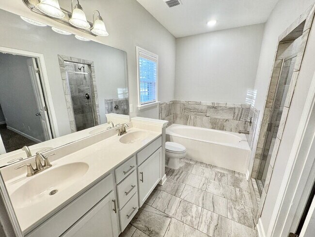 Building Photo - 11 Katie Ln