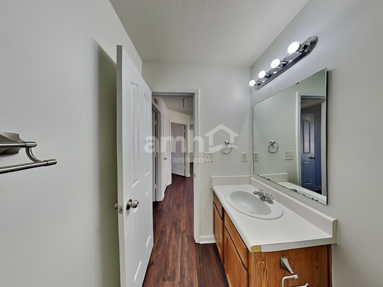 Building Photo - 8327 Rolling Meadows Ln