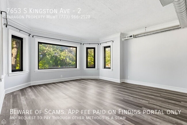 Primary Photo - 7653 S Kingston Ave