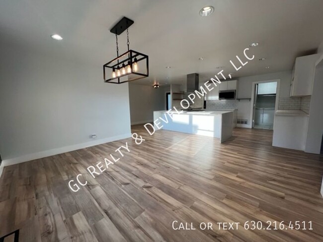 Building Photo - **COMING SOON - AVAIL 03/01/25! HOFFMAN ES...