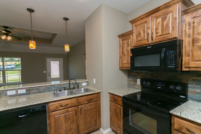 Building Photo - COMING SOON MARCH 2026!!!  NICEST IN LINDALE Single Family Home- Nearly New-Lindale ISD - 3 Bedro...