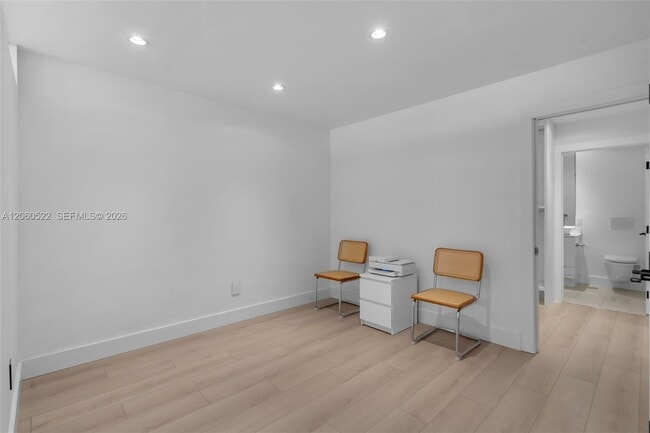 Building Photo - 151 Crandon Blvd