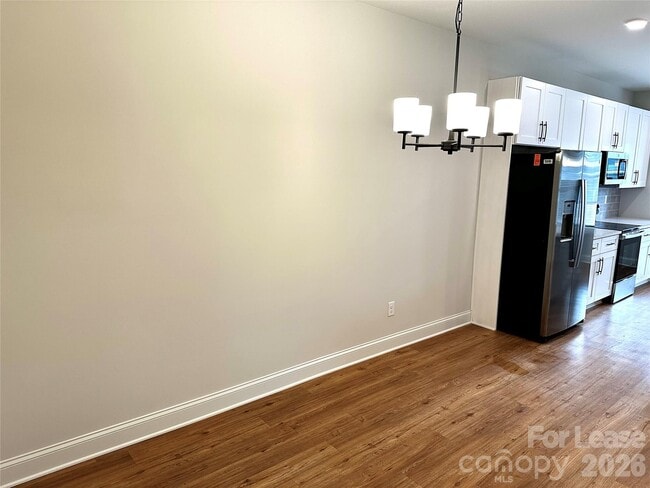 Building Photo - 521 N Linwood Ave