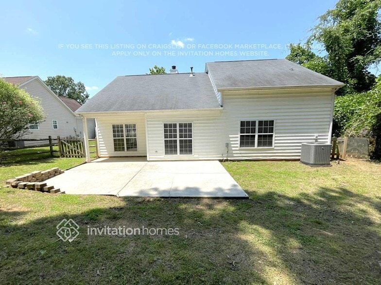 Building Photo - 8311 Springhead Ln