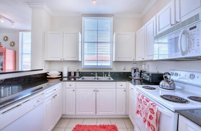 Building Photo - 651 Okeechobee Blvd
