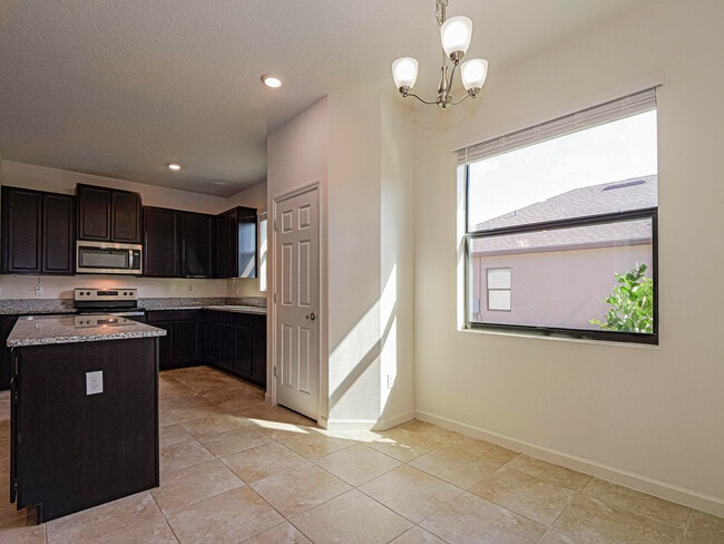 Building Photo - 5513 1st Sq