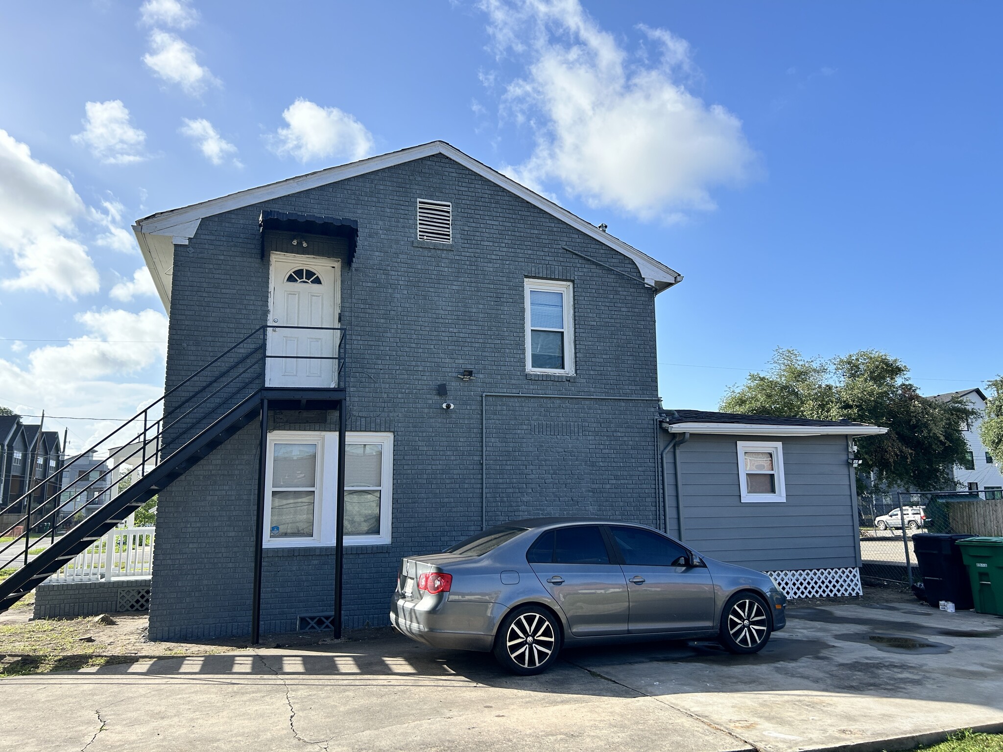 Unit 2 Entrance - 2620 Tuam St