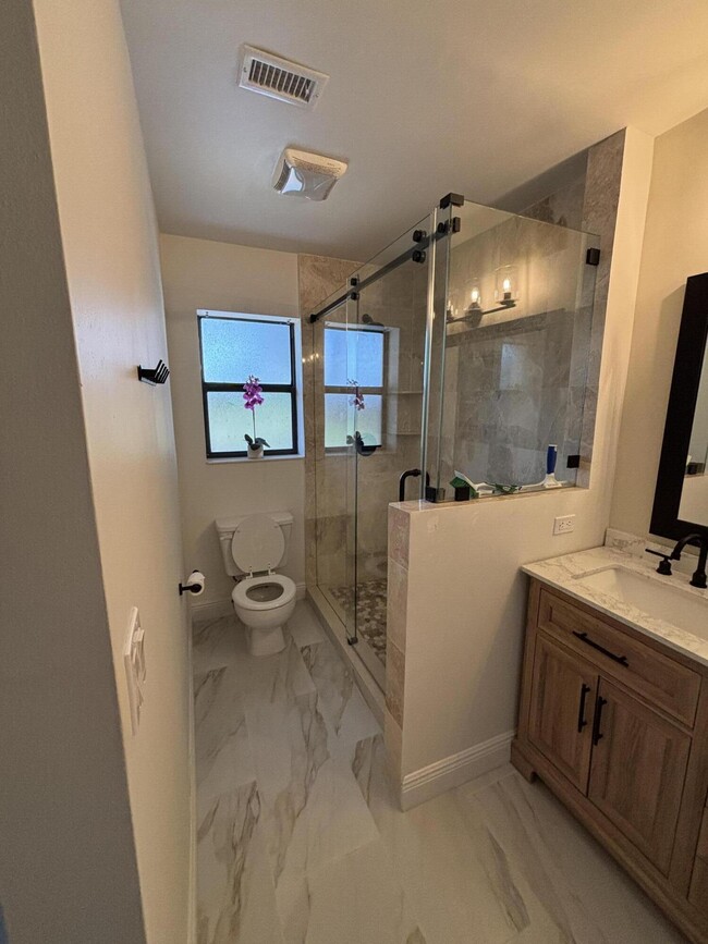 Building Photo - 3687 Carambola Cir N