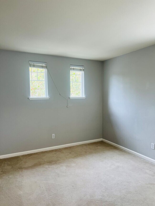 Building Photo - NORTH SAN JOSE - Spacious two story home w...
