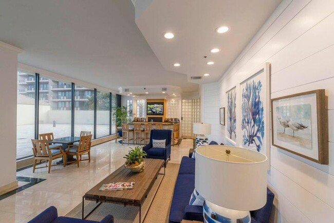 Building Photo - 570 Ocean Dr