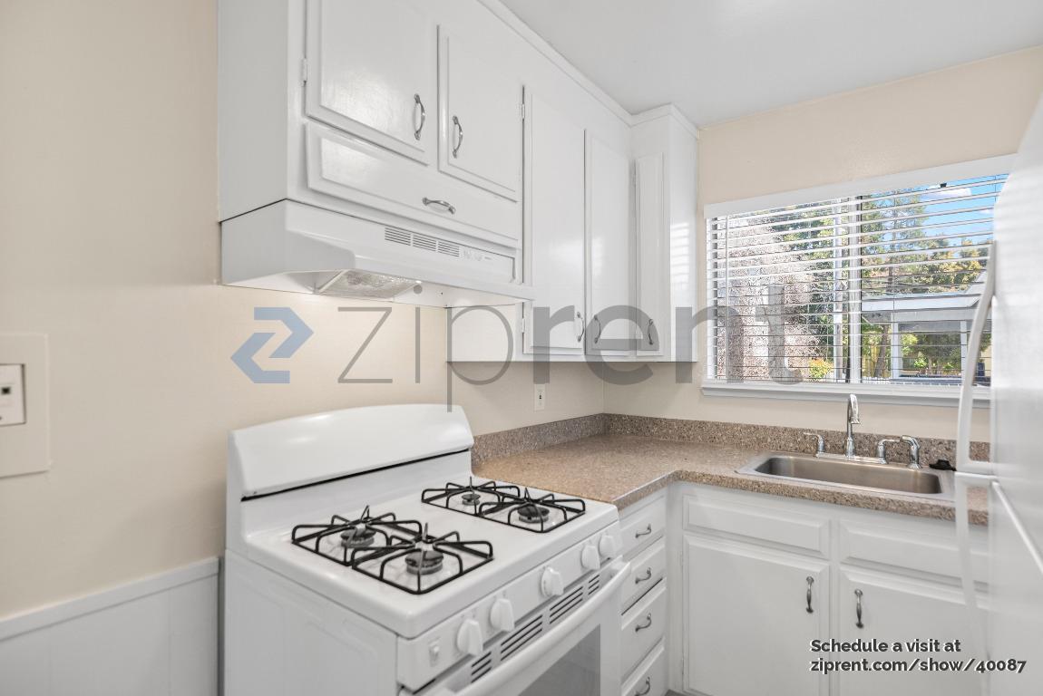 Building Photo - 3809 Buell St