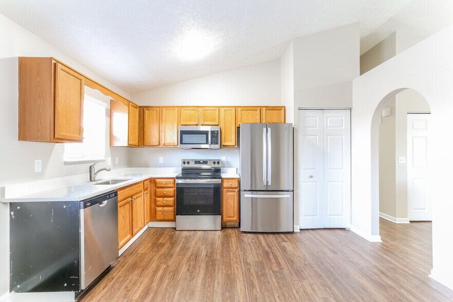 Building Photo - 5708 Canal Bridge Dr