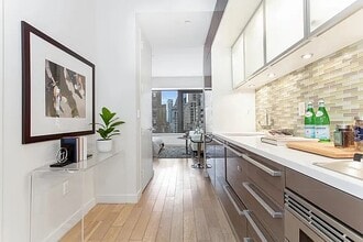 Building Photo - 75 Wall St