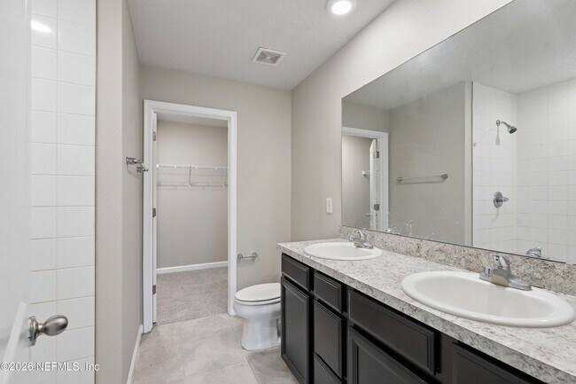 Building Photo - 5988 Creekside Crossing Dr