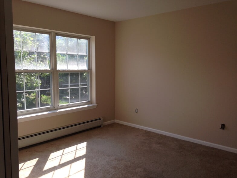 Bedroom 1 - 295 Hildred Dr