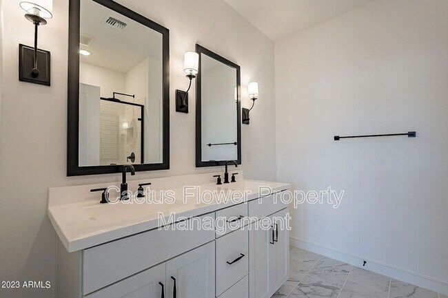 Building Photo - 3056 W Bent Tree Dr