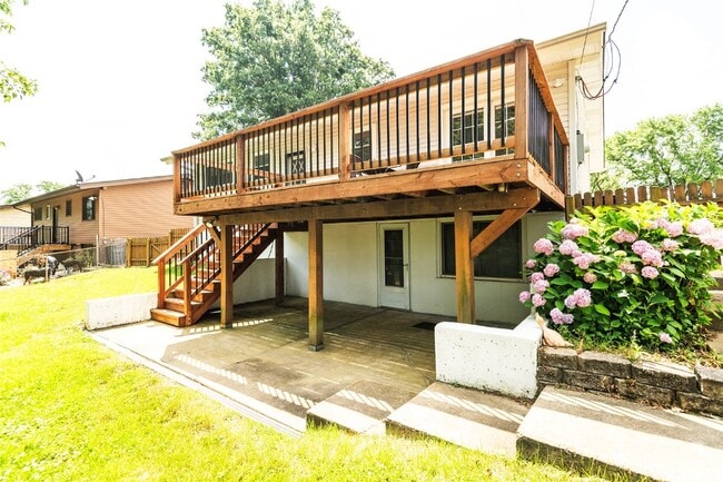 Building Photo - 10411 Antrim Dr