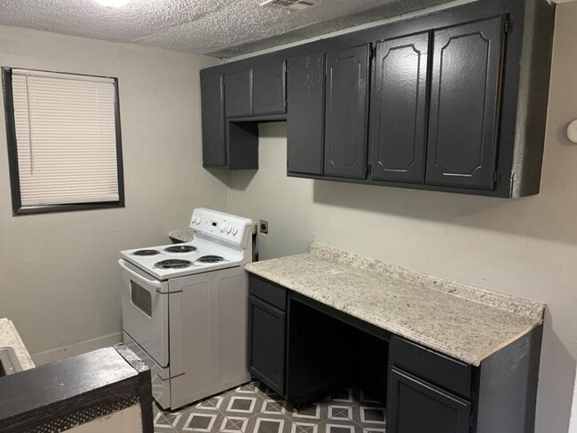 Building Photo - 1610 SE 62nd St