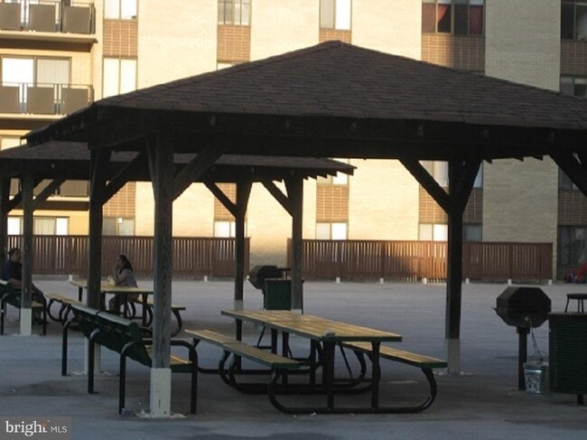 Building Photo - 3100 S Manchester St