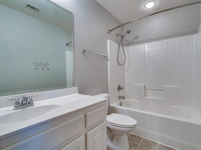 Building Photo - 7721 Willow Ridge Dr