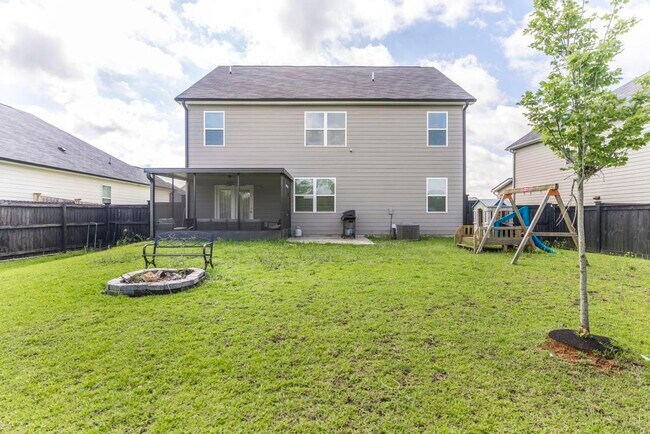 Building Photo - 200 Harrow Dr