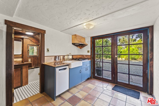 Building Photo - 1403 Avon Park Terrace