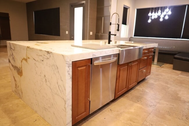 Building Photo - Fully Upgraded 5 Bedroom 4.5 Bathroom in Guard Gated Foothills Community!