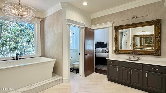 Building Photo - 9 Oakbrook Blvd