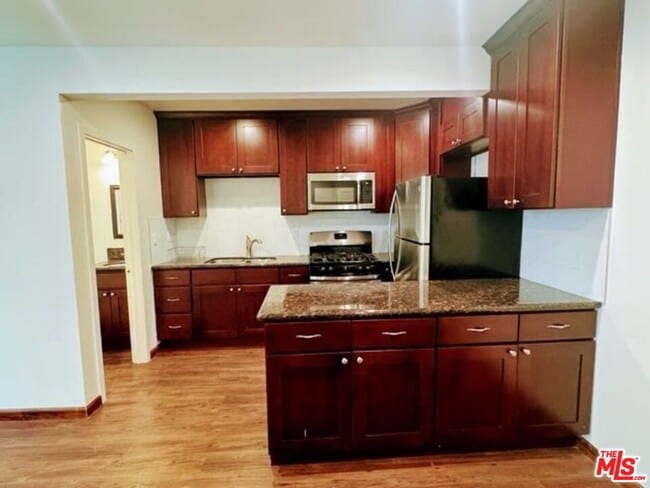 Building Photo - 133 Crescent Dr