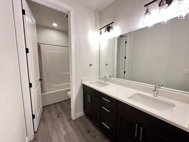 Building Photo - Cda Home Located In The Trails
