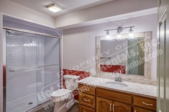 Building Photo - West Gate Area |Home |Unfurnished