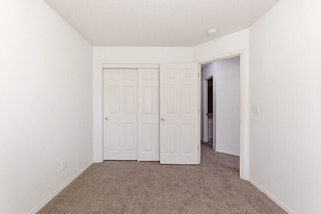 Building Photo - 2322 NW 168th Pl